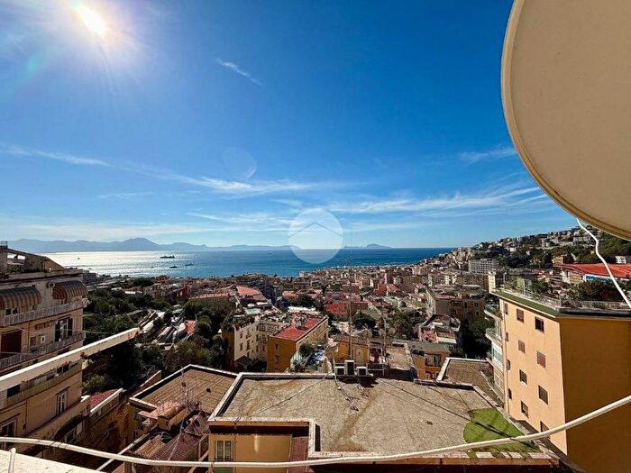 Appartamento trilocale in affitto in Via Torquato Tasso, Vomero, Napoli