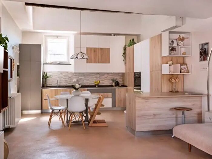 Appartamento trilocale in vendita in Via Pia, Savona