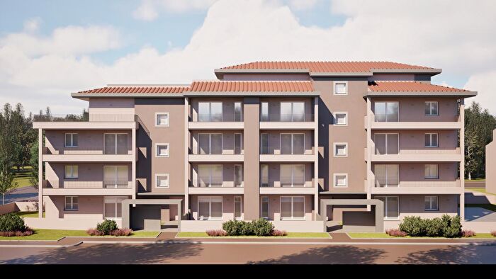 Appartamento trilocale in vendita in Via Arnaldo Brioni, Prato