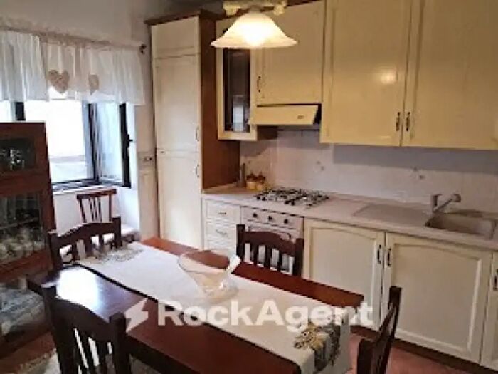 Casa bilocale in vendita in Vico Nocera, Gioiosa Ionica