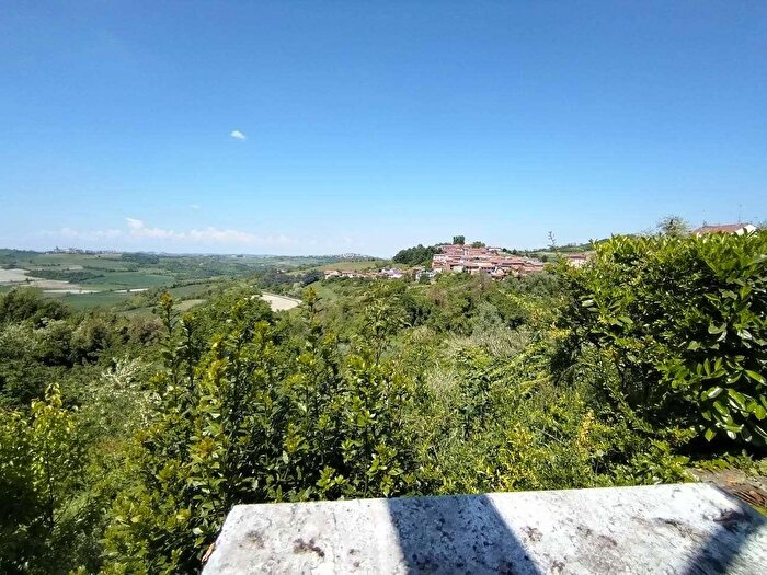 Casa con 11 locali in vendita in Lu e Cuccaro Monferrato