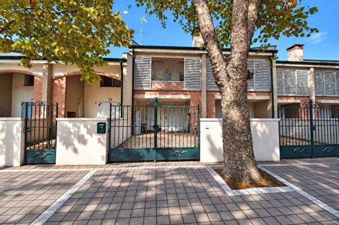 Casa trilocale in vendita in Viale Nazioni Unite, Lido delle Nazioni, Comacchio