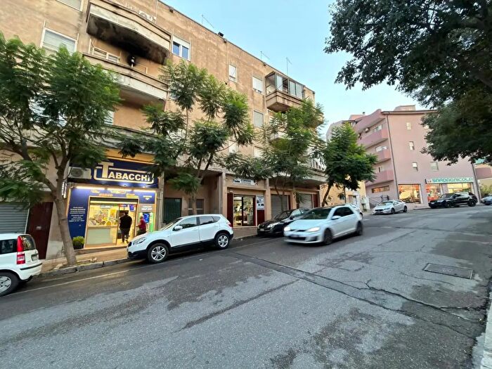 Appartamento trilocale in vendita in Via Lucania, Carbonia