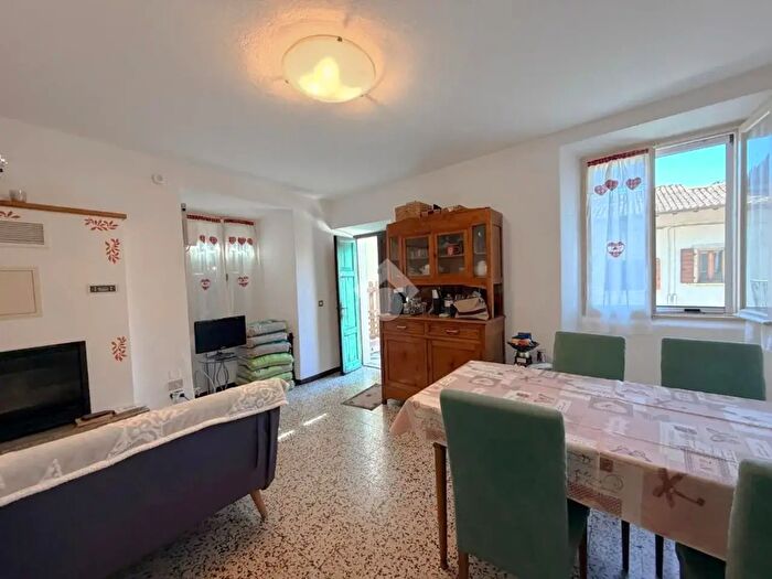 Appartamento bilocale in vendita in Via Monsignor G Tavernini, Gargnano