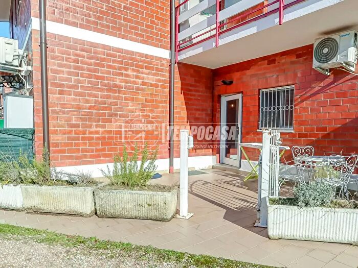 Appartamento bilocale in vendita in Via Lago Maggiore, Castelletto Sopra Ticino