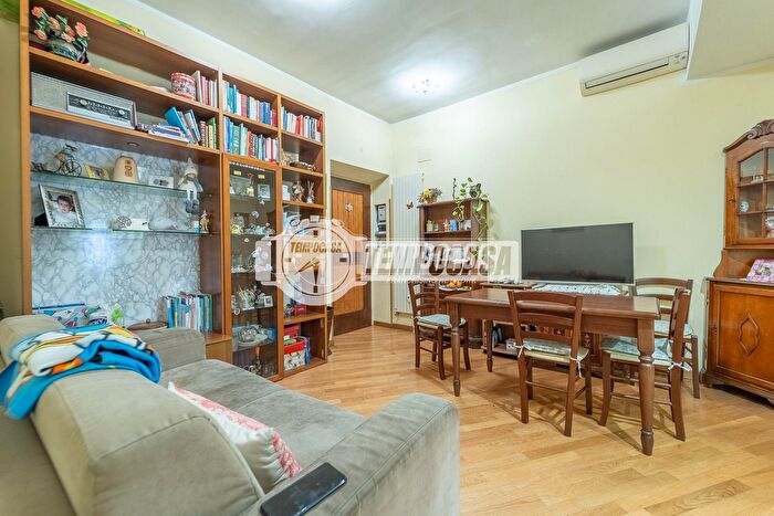 Appartamento trilocale in vendita in Via Amico da Venafro, Roma