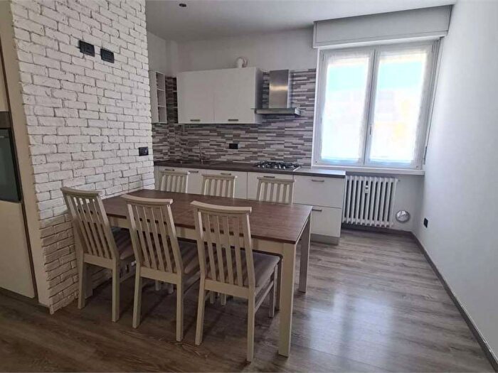 Appartamento trilocale in affitto in via CENISIO, Cenisio, Milano