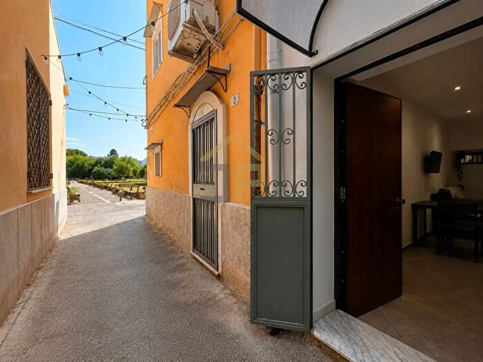 Appartamento monolocale in affitto in Vicolo Caccamo all'Alloro, Palermo