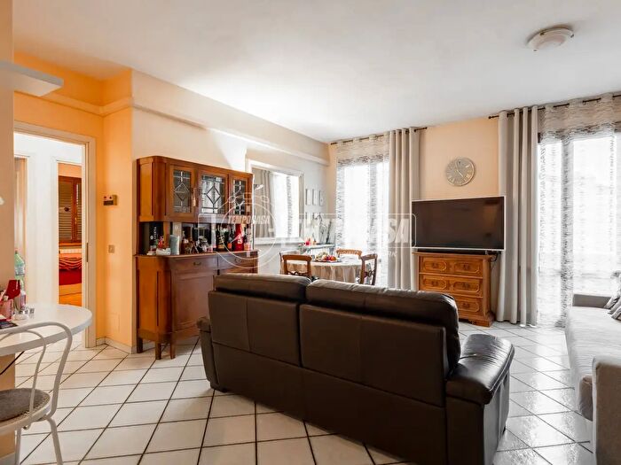 Appartamento trilocale in vendita in Via Martiri della Bettola, Reggio Emilia