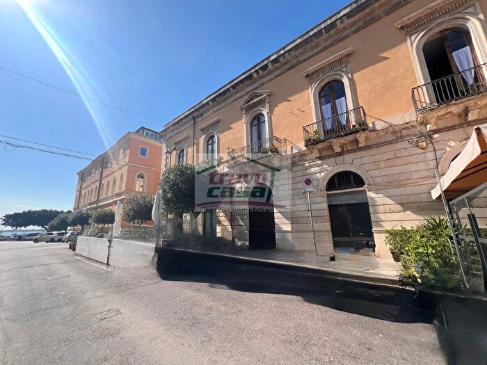 Appartamento quadrilocale in vendita in Via XX Settembre, Siracusa