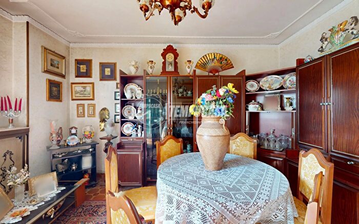 Case in Vendita e in Affitto - 3