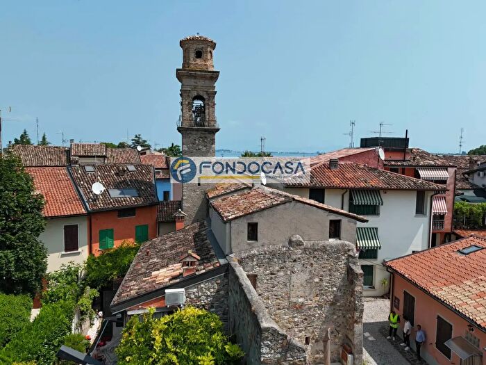 Appartamento trilocale in vendita in Via Agello, Desenzano Del Garda