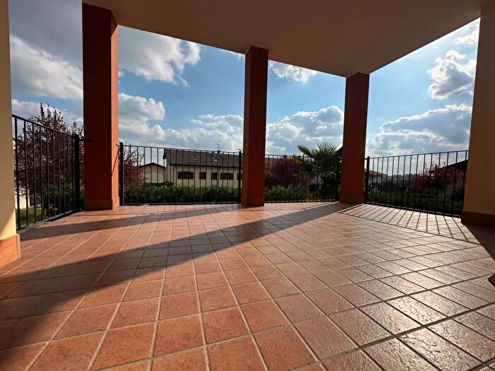 Appartamento trilocale in vendita in Via Lanca d, Oleggio