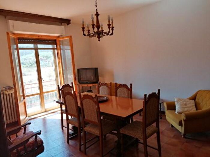 Appartamento con 5 locali in vendita in Cavriglia