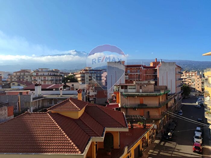 Appartamento quadrilocale in vendita in Corso Lombardia, Giarre