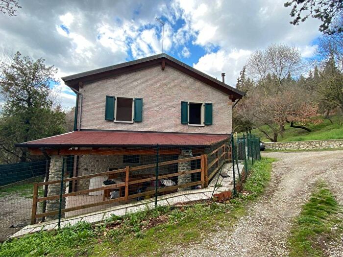 Casa con 5 locali in affitto in Via Viara, Castel San Pietro Terme