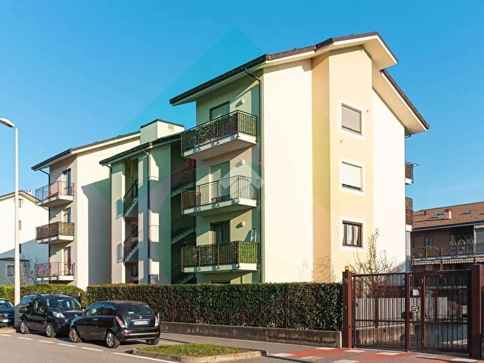 Case in Vendita e in Affitto - 2