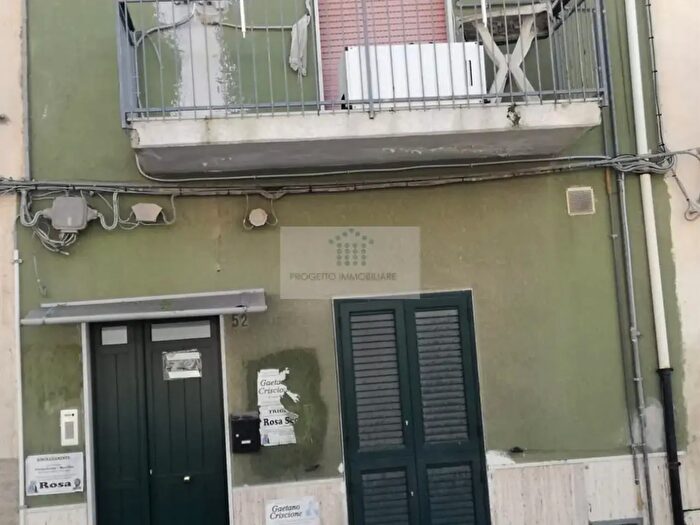 Casa quadrilocale in vendita in Monterosso Almo