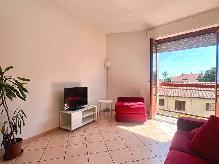 Appartamento trilocale in affitto in Marina di Massa Centro, Massa