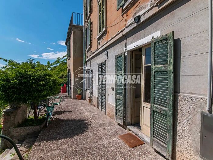 Appartamento bilocale in vendita in Via Val Gioera, Como
