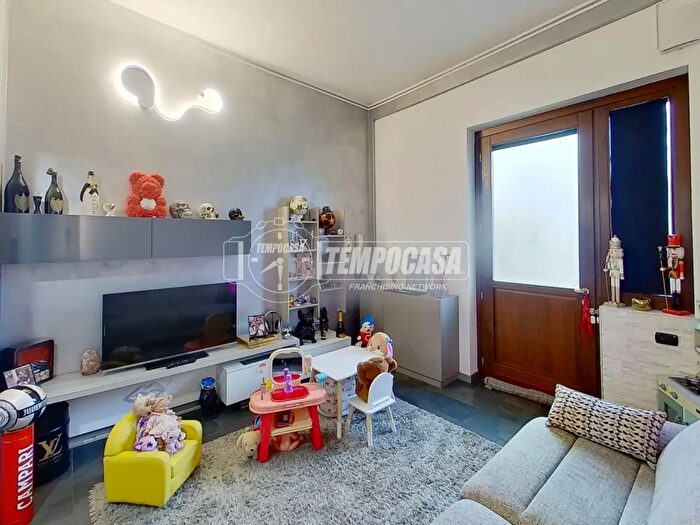 Appartamento bilocale in vendita in Via Villafranca, Meda