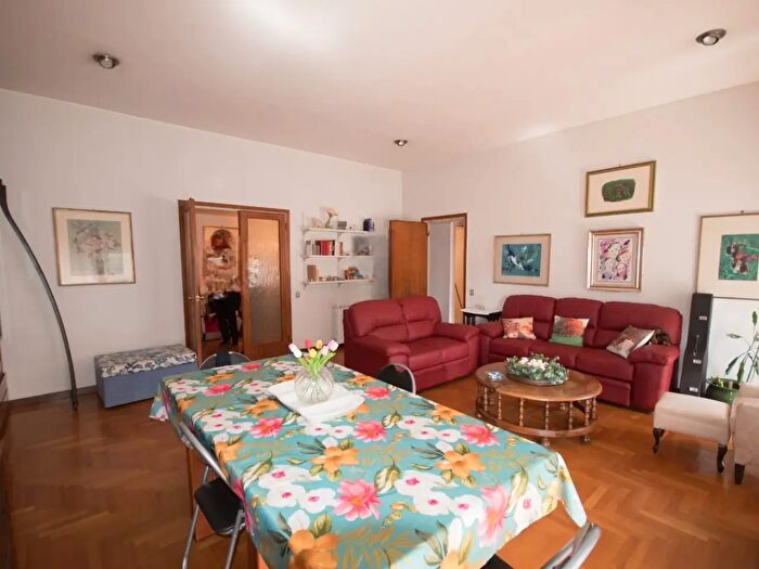 Appartamento quadrilocale in vendita in Via Gerolamo Belloni, Roma