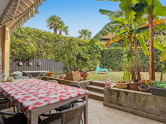 Casa con 6 locali in vendita in Via Arturo Reschigna B, Maccagno con Pino e Veddasca