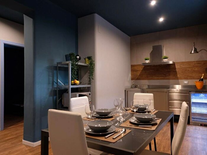 Appartamento trilocale in affitto in Via Galileo Galilei, Trani