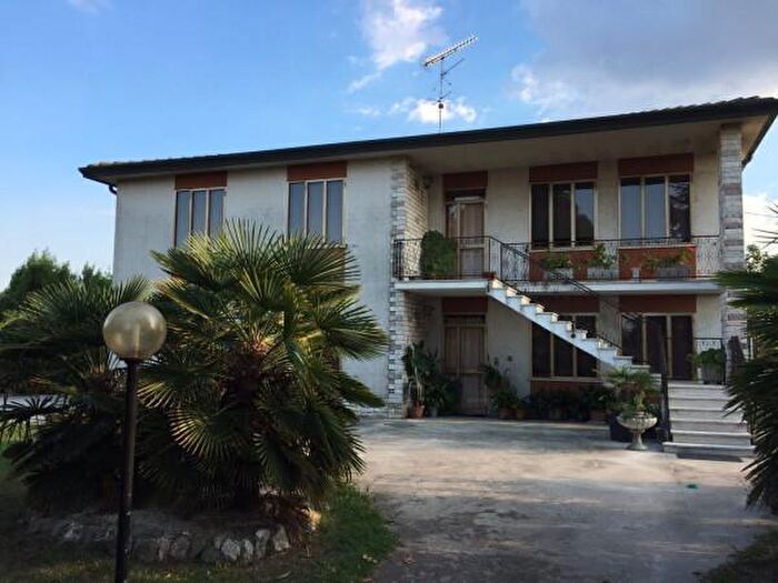 Casa con 6 locali in vendita in Via Eridania, Papozze