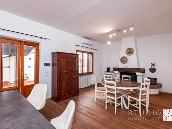 Appartamento con 6 locali in vendita in Via dei Fossi, Pistoia