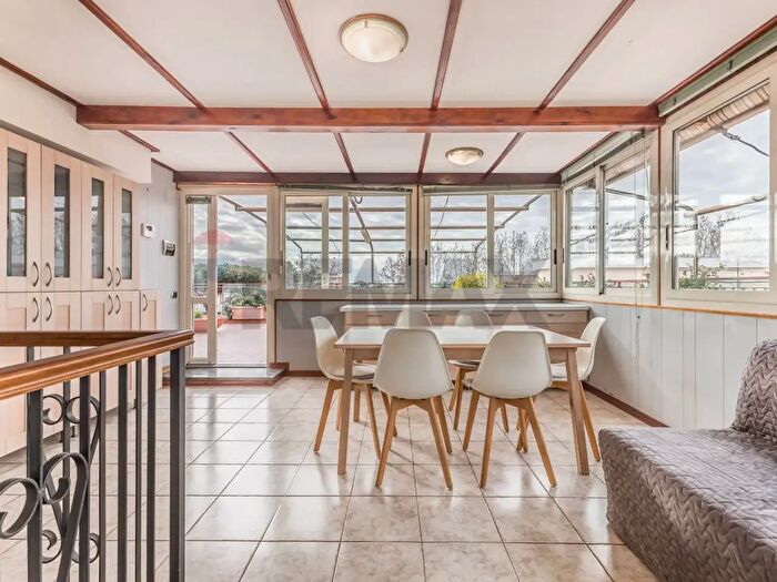 Appartamento quadrilocale in vendita in Via di Acilia, Roma