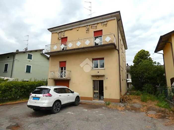 Casa con 6 locali in vendita in Via Dante Alighieri, Cadelbosco Di Sopra