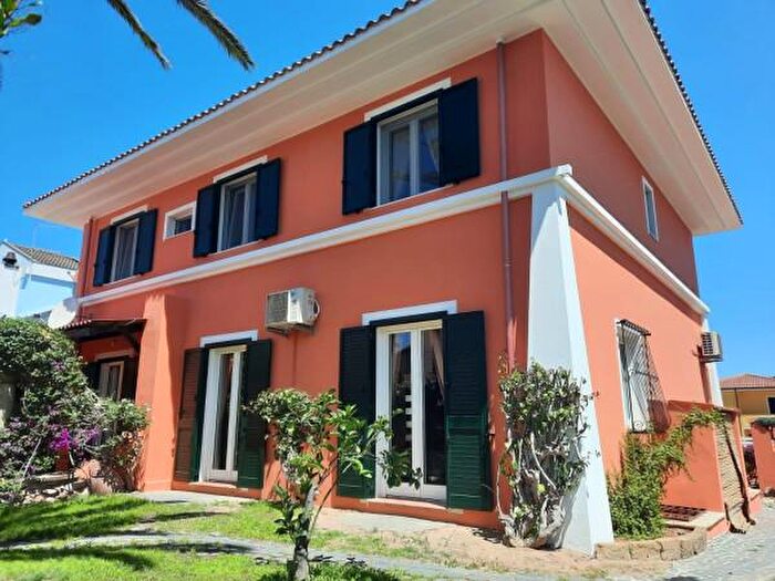 Casa con 6 locali in vendita in Via Goceano, SantAntioco