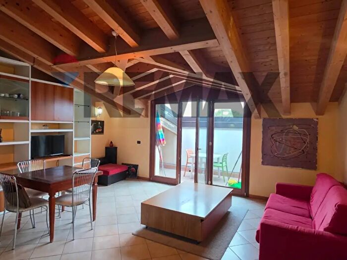 Appartamento quadrilocale in vendita in Via Bettola, Lonato