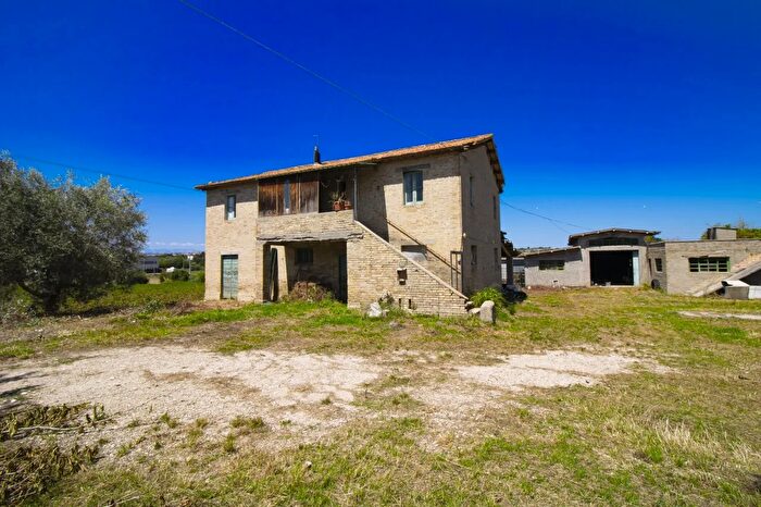 Casa quadrilocale in vendita in Via Poggio Morello Snc, Alba Adriatica