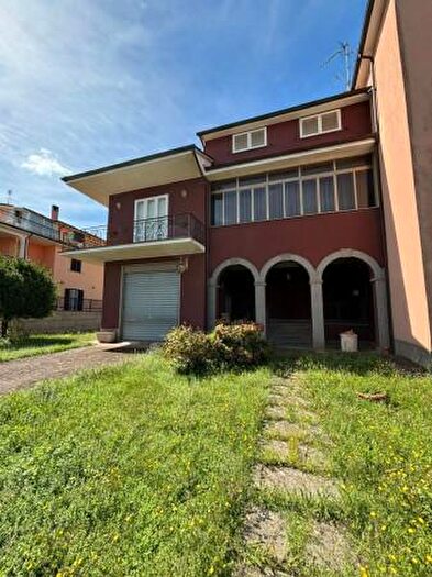 Casa con 6 locali in vendita in Località Le Piane, Vasanello