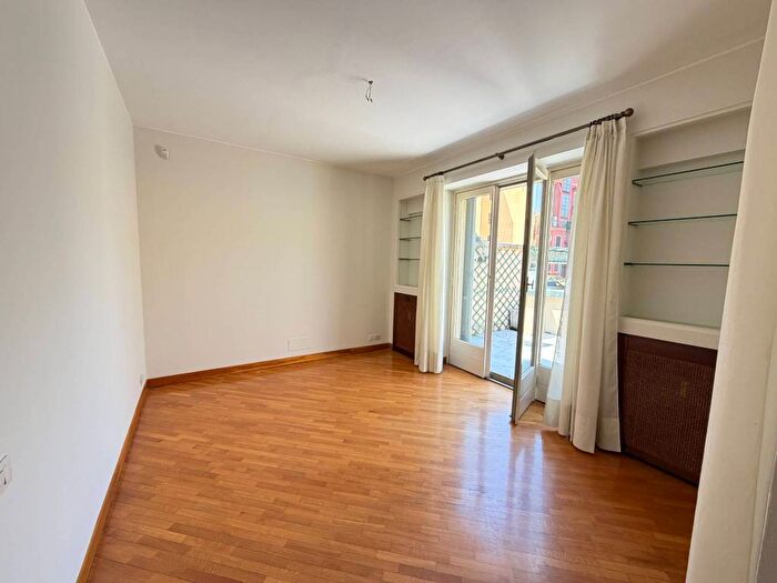 Appartamento quadrilocale in affitto in Via Chiossetto, Palestro, Milano
