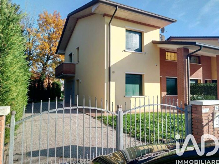 Casa con 5 locali in affitto in Via Don G Stefani, Centro, Quinto Vicentino