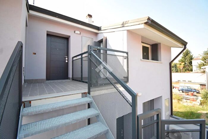 Appartamento trilocale in vendita in Via dei Mille, Brugherio