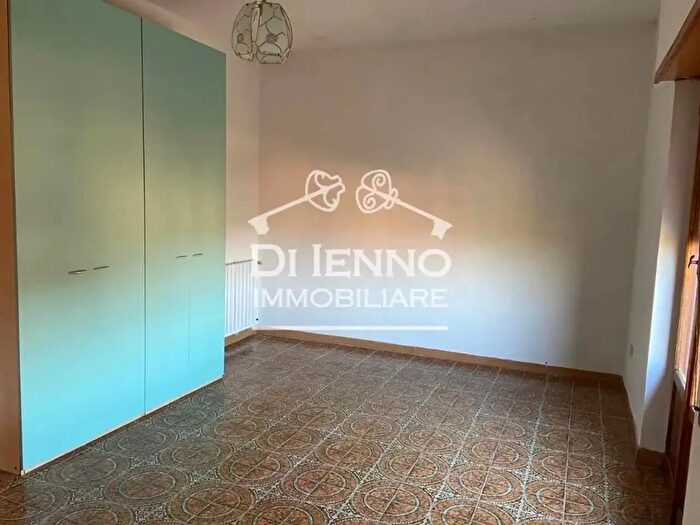Appartamento trilocale in vendita in Via Pedrengo, Roma
