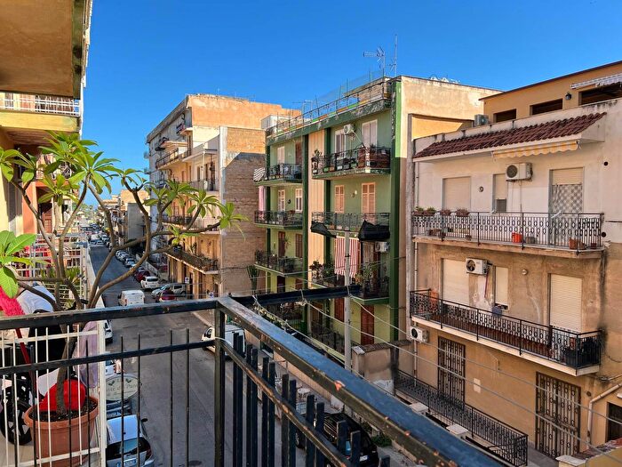 Appartamento quadrilocale in vendita in Via Padre La Rocca, Ficarazzi