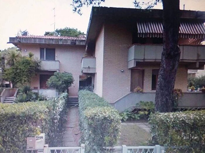Appartamento quadrilocale in affitto in Via delle Margherite, Tirrenia, Pisa