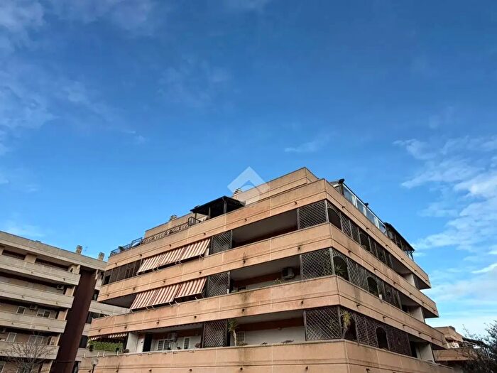 Appartamento trilocale in vendita in Roma