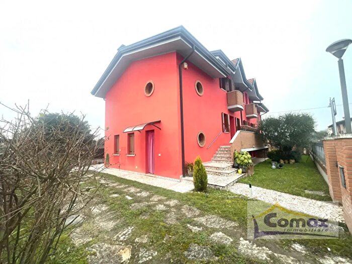 Casa con 6 locali in vendita in Via Colli Euganei, Saccolongo