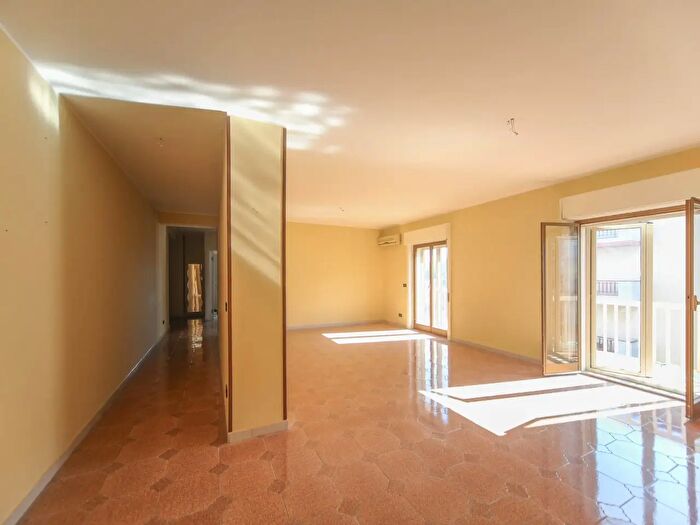 Appartamento quadrilocale in vendita in Via XXV Aprile, Carlentini