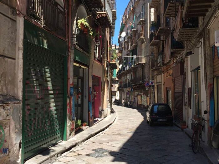 Appartamento bilocale in affitto in Via Alessandro Paternostro, Kalsa, Palermo