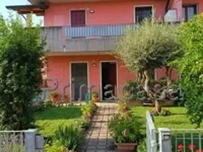 Appartamento trilocale in vendita in Via Don Giuseppe Bonizzato, Mozzecane