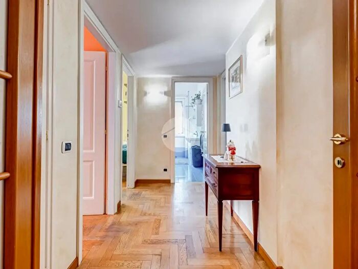 Appartamento trilocale in vendita in Via Jacopo Sannazzaro, Roma