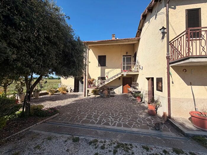 Casa con 5 locali in vendita in Frazione San Sabino, Spoleto