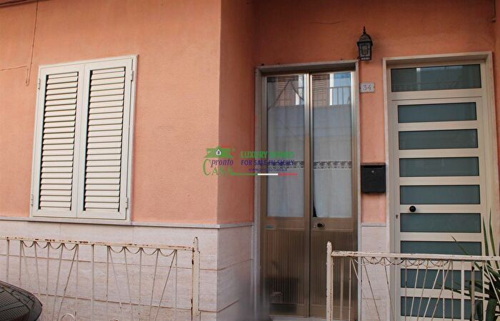 Appartamento quadrilocale in vendita in Via Sardegna, Pozzallo